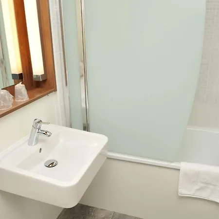 Campanile 3* Beauvais