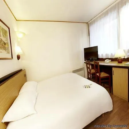 Campanile Hotel 3*