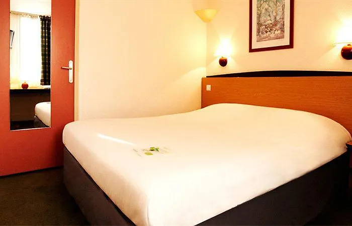 Campanile 3* Beauvais